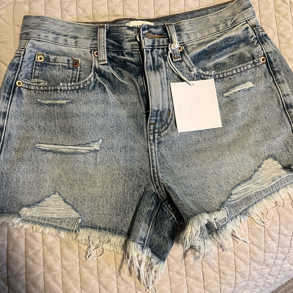 Pistola Nova shorts